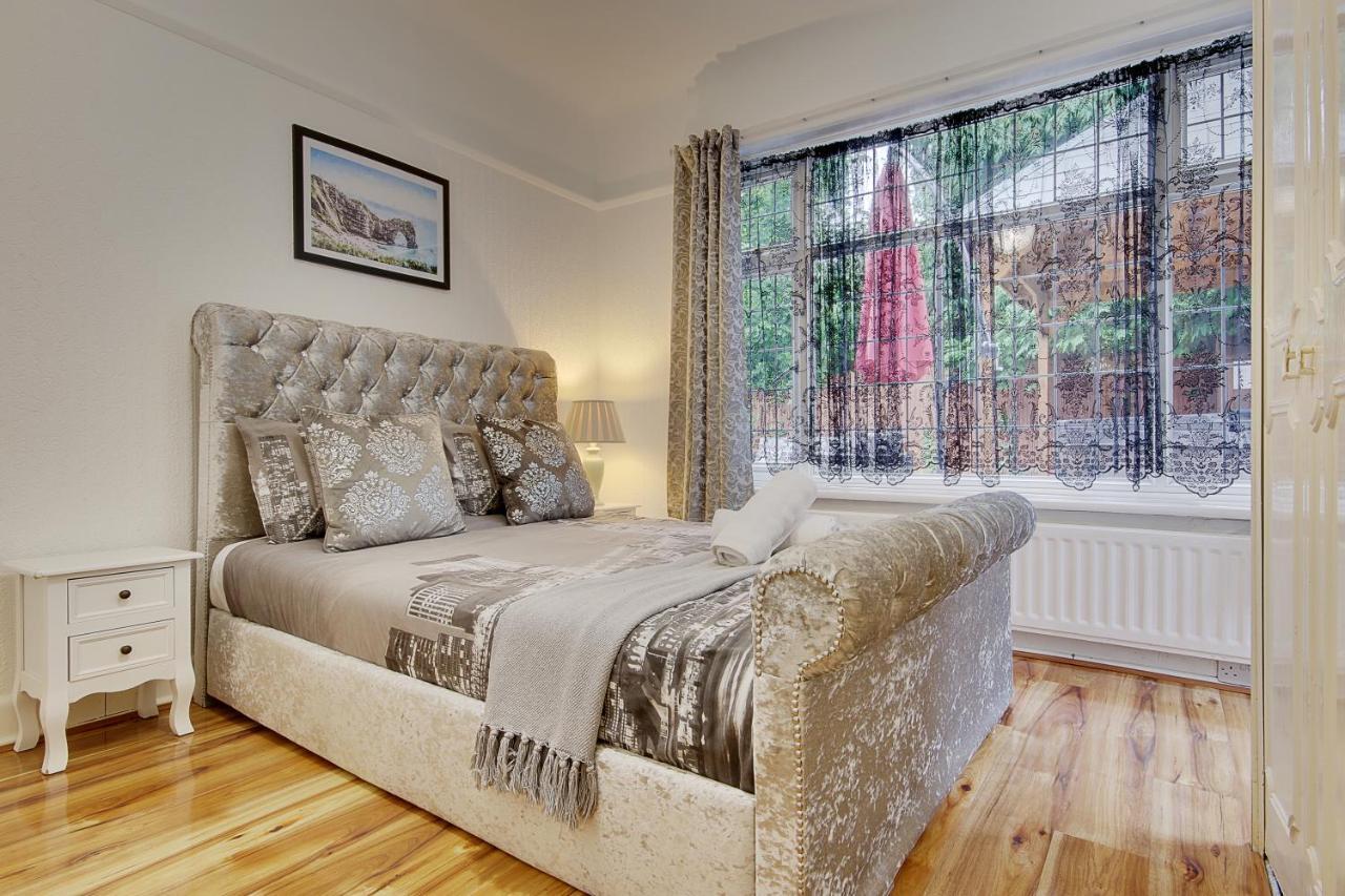 Cragside Villa With Hot Tub Μπόρνμουθ Εξωτερικό φωτογραφία